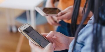 In-App Browsers in Cellular Apps