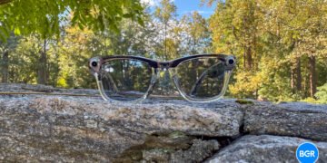 Meta’s Hypernova sensible glasses with a display screen may value $1,000