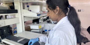 Novel technique detects microbial contamination in cell cultures | MIT Information