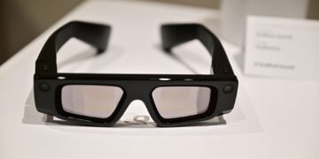 Light-weight, {powerful} AR glasses coming in 2026