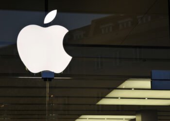 WhatsApp Backs Apple Over Encryption Struggle With UK