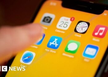 Apple and Google have ‘efficient duopoly’ in UK says regulator