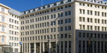 Austria’s Inside Ministry Sees 100 E-mail Accounts Breached