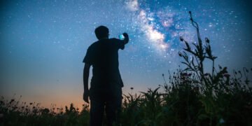 How To Use The Astrophoto Characteristic On Your Samsung Galaxy Cellphone