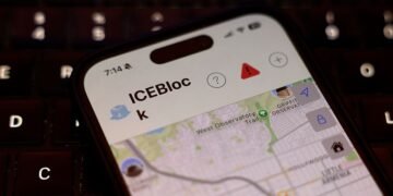 Apple Took Down These ICE-Monitoring Apps. The Builders Aren’t Giving Up