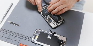 Need To Restore The iPhone 17 Your self? Here is How A lot It’s going to Value You