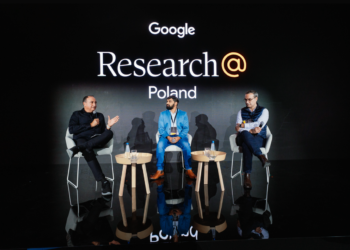 Google Analysis highlights collaboration in AI