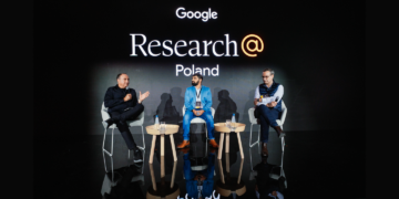 Google Analysis highlights collaboration in AI