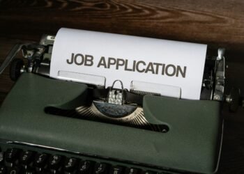 Immediate Engineering vs RAG for Modifying Resumes