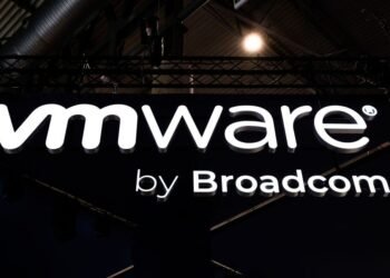 Most VMware customers nonetheless "actively lowering their VMware footprint," survey finds