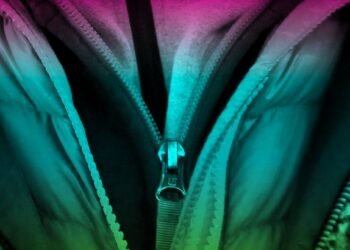 Methods to Layer Your Garments to Keep Heat in Any Season (2026)