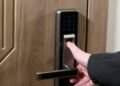 Sensible locks can open earlier than you attain on your telephone when your fingers are full – Automated Residence