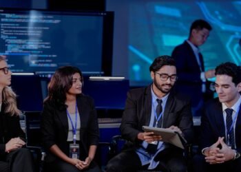 Authorities Can’t Win the Cyber Conflict With out the Non-public Sector