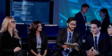 Authorities Can’t Win the Cyber Conflict With out the Non-public Sector