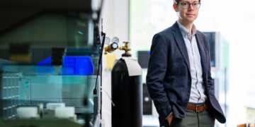Constructing AI fashions that perceive chemical ideas | MIT Information
