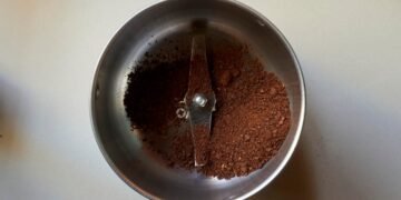 Nonetheless Utilizing a Blade Espresso Grinder? It is Time to Improve. This is What Specialists Use