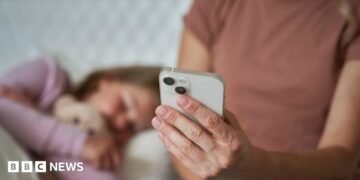 Mother and father warned to not publicly share kids’s photos amid AI abuse dangers