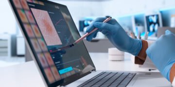The advantages of medical AI help differ primarily based on person experience | MIT Information
